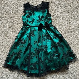 Jona Michelle girls lace formal dress. Size 6.